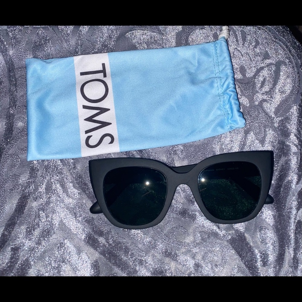 TOMS sunglasses & soft case